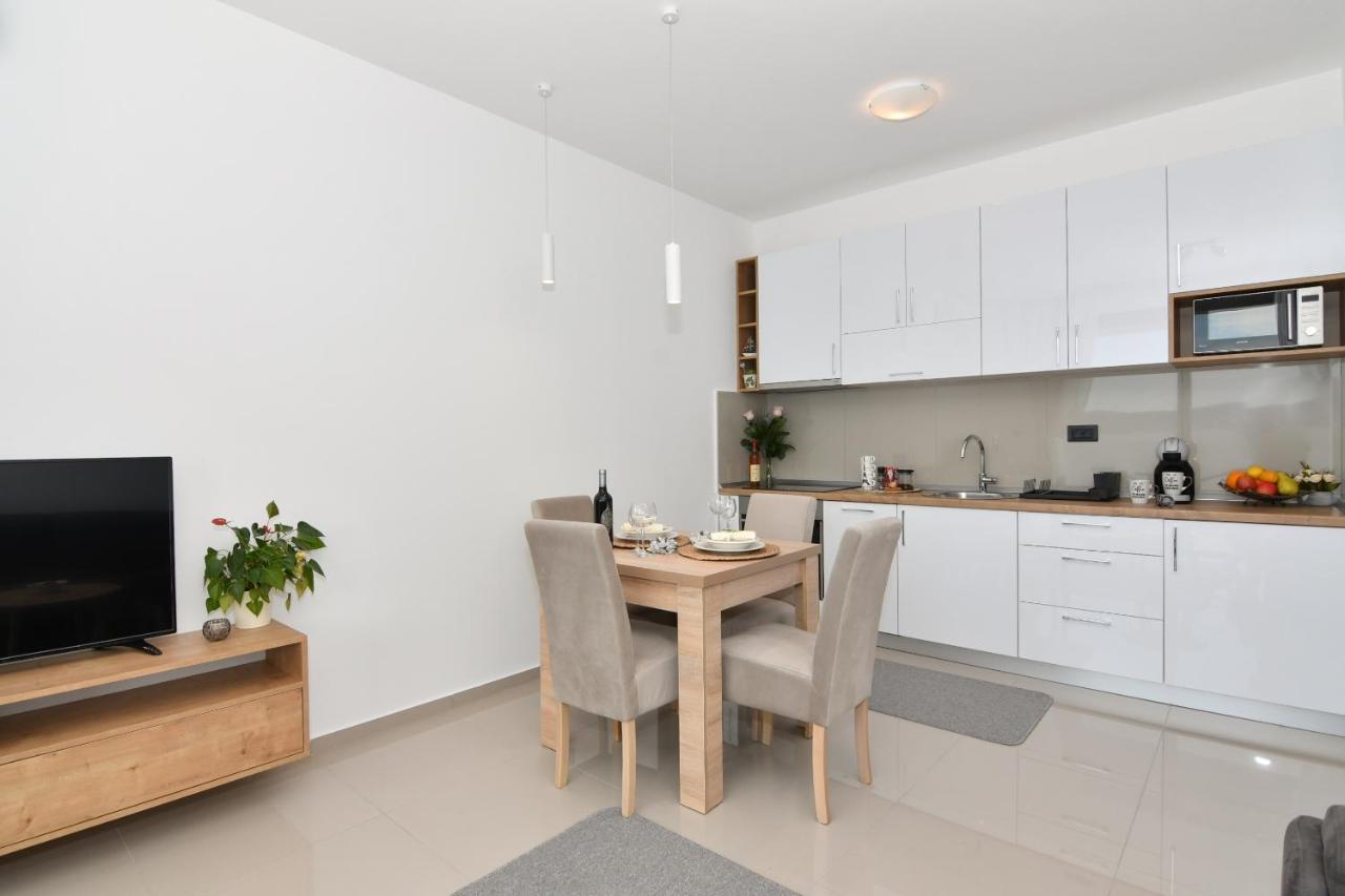 Apartmani Porat Igalo Ngoại thất bức ảnh